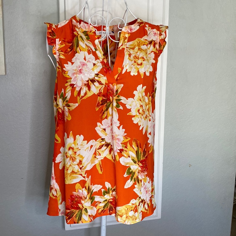 Rose & Olive orange V neckline floral blouse XS